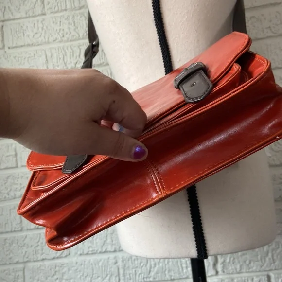 Vintage style orange vegan leather purse sale - Picture 6 of 9